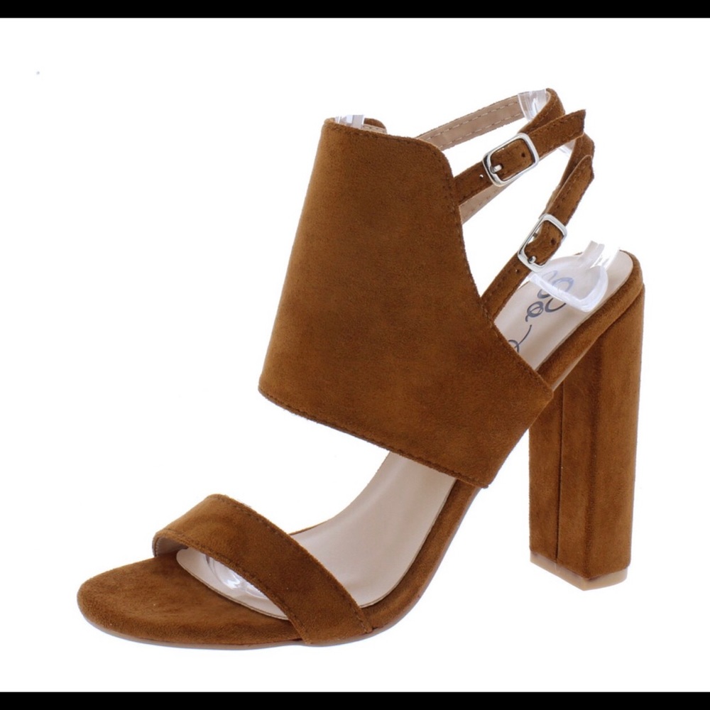 NWB 4 1/2” heel